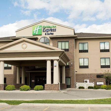 Holiday Inn Express & Suites - Mason City By Ihg Exterior photo