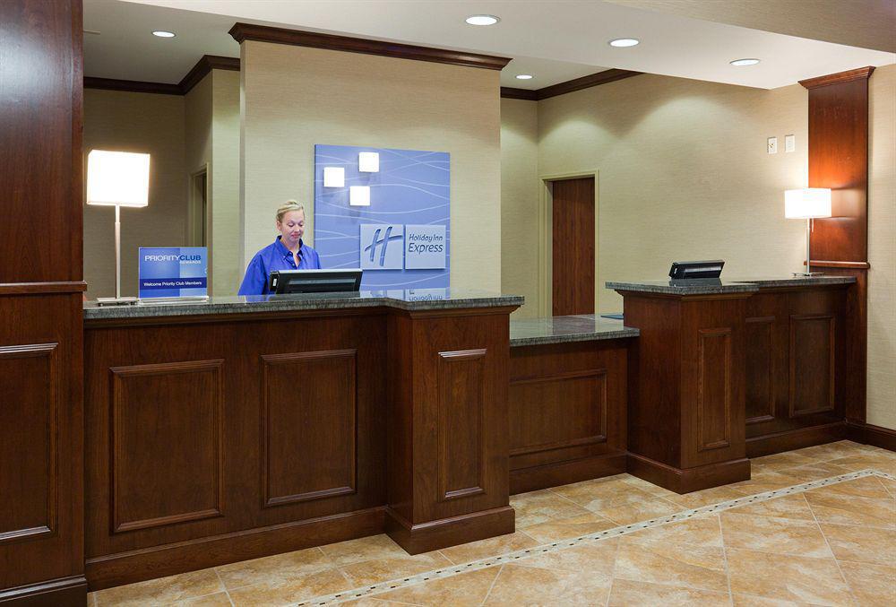 Holiday Inn Express & Suites - Mason City By Ihg Interior photo